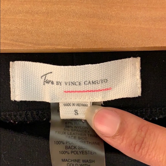 Leggings with faux leather side panel - Picture 2 of 2